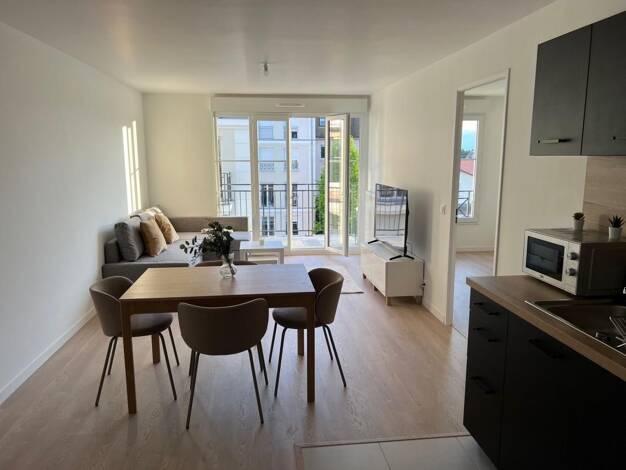 Appartement à louer 1 850 € 4 pièces 3 chambres 90 m² 3ème étage Jean Duclos Le Blanc-Mesnil 93150