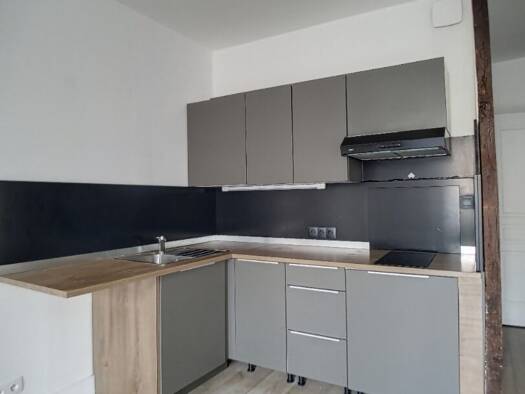 Appartement à louer 800 € 3 pièces 2 chambres 43 m² Étage 1/2 Centre Ville Etampes 91150