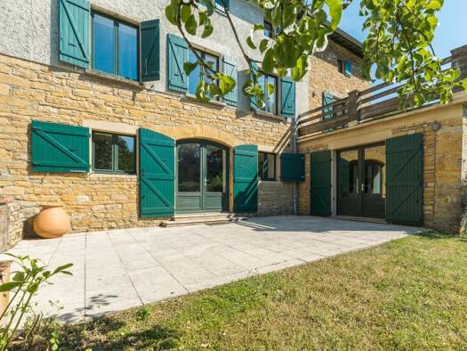 Maison à vendre 820 000 € 6 pièces 4 chambres 198 m² 4 715 m² de terrain Albigny-sur-Saône 69250