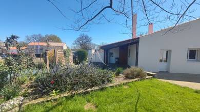 Maison à vendre 213 300 € 6 pièces 3 chambres 126 m² 1 222 m² de terrain La Genetouze 85190