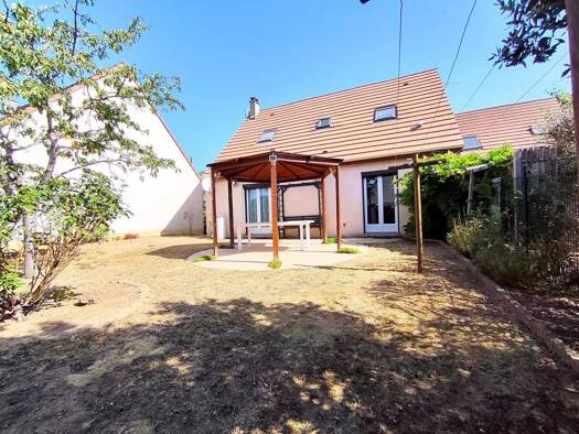 Maison à vendre 349 000 € 4 pièces 3 chambres 109 m² 357 m² de terrain Nord Est Epone Épône 78680