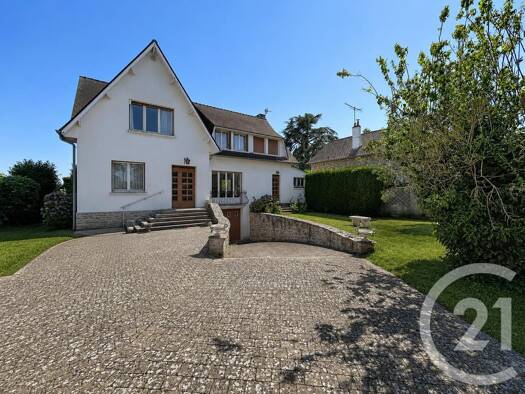 Maison à vendre 892 000 € 8 pièces 5 chambres 262 m² Rambouillet 78120