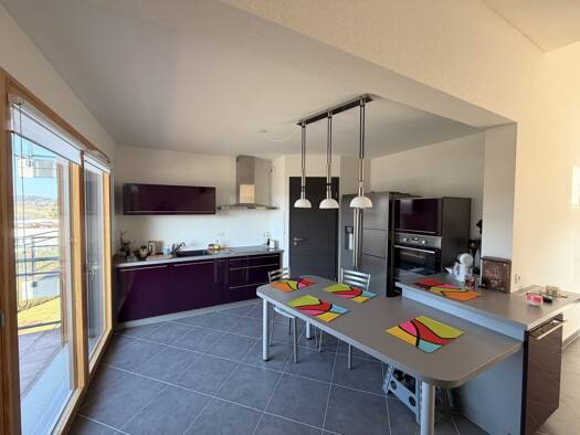 Appartement à vendre 365 000 € 3 pièces 2 chambres 70 m² Étage 2/3 Malbuisson 25160