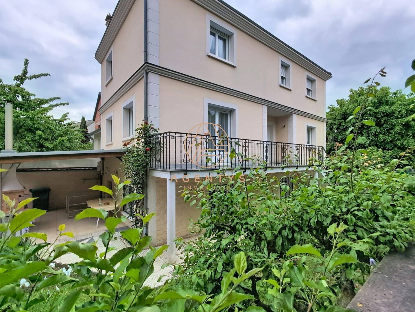 Maison à vendre, 118m², SAINT MAUR DES FOSSES