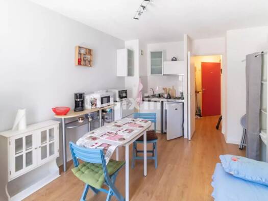 Appartement à louer 345 € 1 pièce 20,4 m² Étage 2/3 Bas et Centre Hauts de Bienne 39400