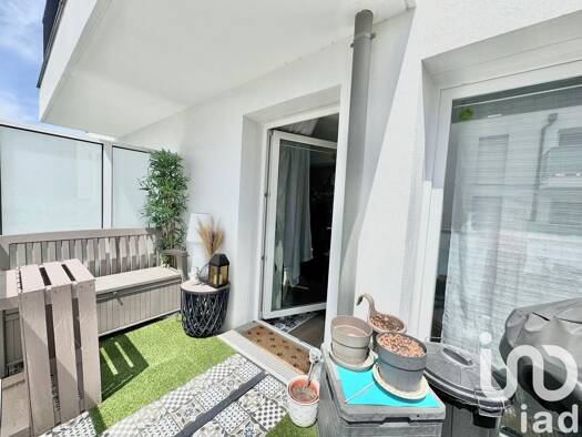 Appartement à vendre 184 000 € 2 pièces 1 chambre 43 m² Étage 1/3 Les Jondelles Roissy en Brie 77680