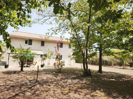 Maison à vendre 299 000 € 6 pièces 4 chambres 180 m² 3 050 m² de terrain Montlieu-la-Garde 17210