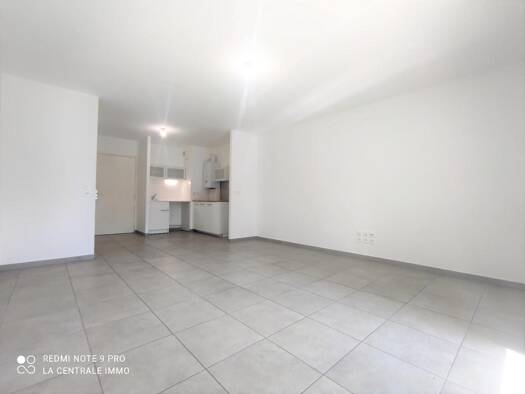 Appartement à louer 810 € 2 pièces 1 chambre 48 m² RDC Tassin le Bourg Tassin-la-Demi-Lune 69160