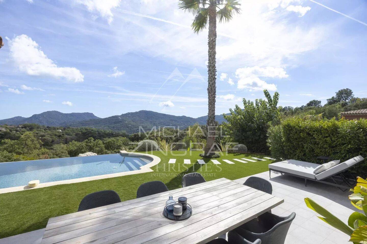 Maison à vendre, 237m², LES ADRETS DE L'ESTEREL