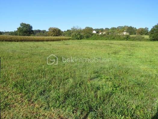 Terrain constructible à vendre 24 000 € 2 143 m² de terrain Garlin 64330