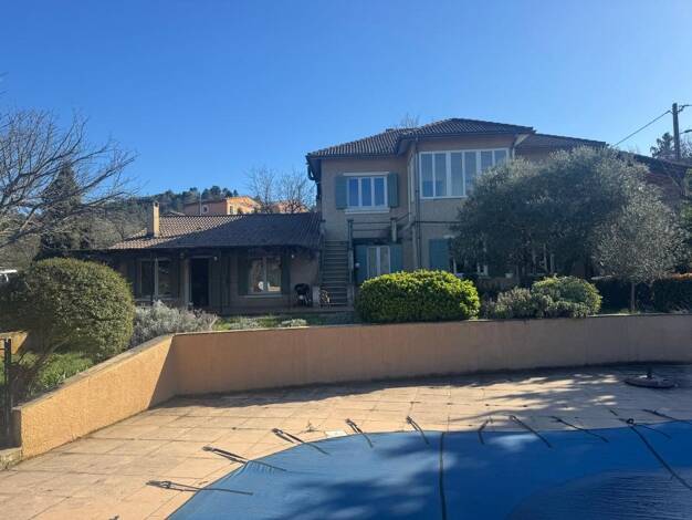 Villa à vendre 530 000 € 8 pièces 6 chambres 306 m² Allemagne-en-Provence 04500