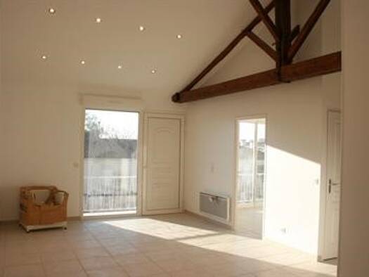 Appartement à louer 825 € 3 pièces 2 chambres 77 m² Étage 1/1 Royan 17200