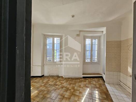 Triplex à vendre 52 000 € 3 pièces 2 chambres 42 m² Étage 2/2 Château-Arnoux-Saint-Auban 04160