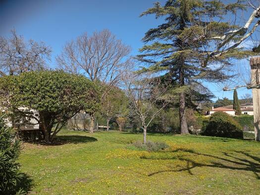Terrain constructible viabilisé à vendre 180 000 € 220 m² de terrain La Bouilladisse 13720
