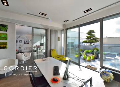 Appartement à vendre 750 000 € 7 pièces 4 chambres 261 m² Dernier étage, Étage 1/1 Nord et Sud Est Terville 57180