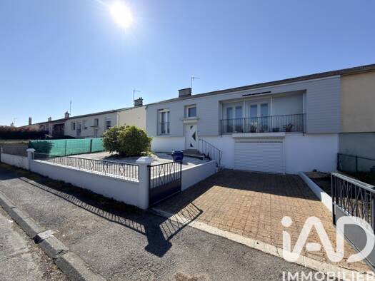 Maison de plain-pied à vendre 169 000 € 6 pièces 3 chambres 107 m² 403 m² de terrain Jouhet Guéret 23000