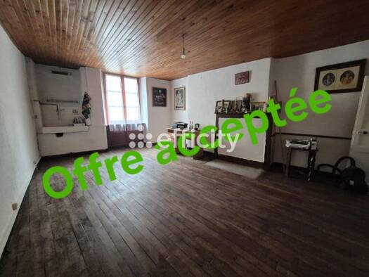 Maison à vendre 45 000 € 5 pièces 4 chambres 120 m² 54 m² de terrain Est Saint-Junien 87200