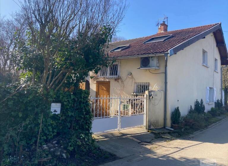 Maison à vendre 239 000 € 3 pièces 2<br/>chambres 83 m²<br/>superficie 295 m²<br/>terrain Rignieux-le-Franc 01800