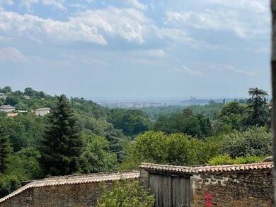 Ferme à vendre 790 000 € 11 pièces 7 chambres 265 m² 344 m² de terrain Centre et Nord Ouest Saint-Didier-Au-Mont-d'Or 69370