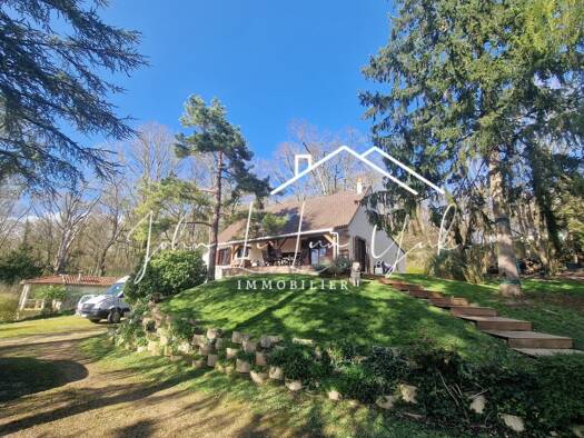 Maison à louer 2 500 € 8 pièces 4 chambres 149 m² 2 066 m² de terrain Eglise Bessancourt 95550