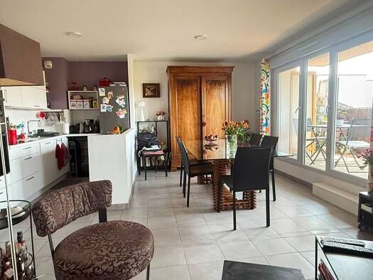 Appartement en viager occupé Bouquet 78 200 € 3 pièces 1 chambre 57 m² Étage 1/3 Mireuil La Rochelle 17000