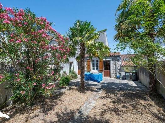 Maison de plain-pied à vendre 159 000 € 3 pièces 2 chambres 55 m² 175 m² de terrain La Tremblade 17390