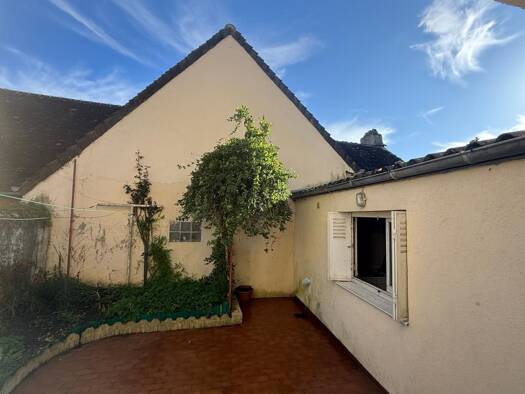 Maison à vendre 85 000 € 3 pièces 2 chambres 86 m² 20 m² de terrain Nord Mamers 72600