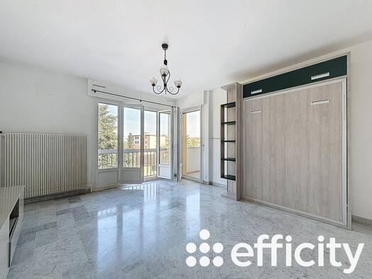 Appartement à vendre 160 000 € 1 pièce 40 m² Étage 3/4 Les Genêts-Le Vinatier-Le Lessivas Bron 69500