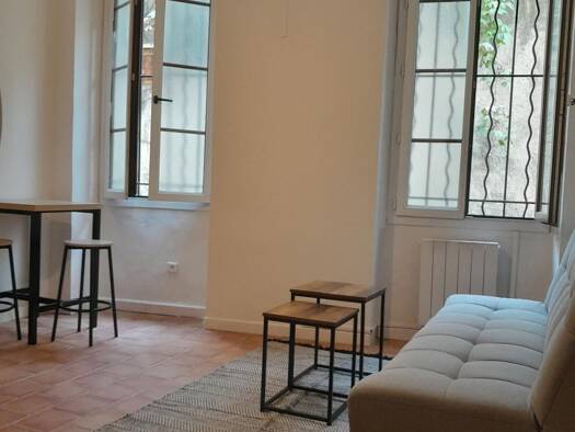 Appartement à louer - Première occupation 420 € 1 pièce 22 m² RDC/2 Carpentras 84200