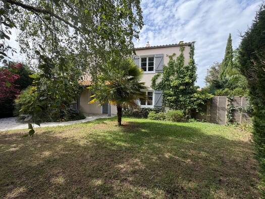 Maison à vendre 550 000 € 7 pièces 5 chambres 182 m² 800 m² de terrain Centre Basse-Goulaine 44115