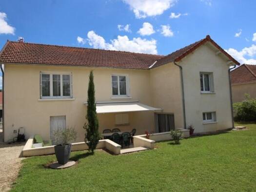 Maison à vendre 194 500 € 7 pièces 4 chambres 171,96 m² 732 m² de terrain Chateauneuf Châtellerault 86100