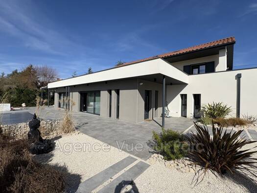 Villa à vendre 620 000 € 6 pièces 4 chambres 214 m² 2 800 m² de terrain Ternand 69620