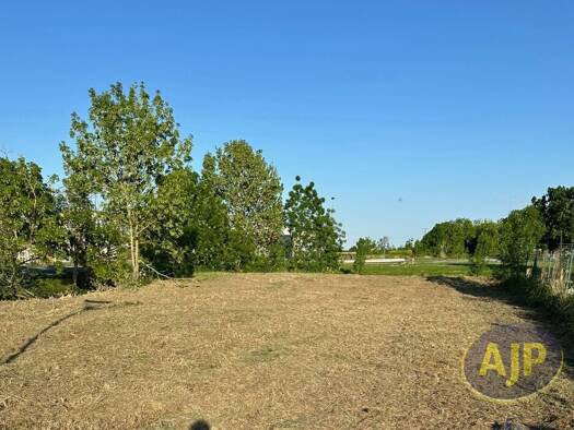 Terrain constructible viabilisé à vendre 28 000 € 721 m² de terrain Triaize 85580