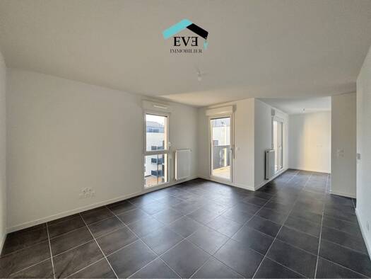 Appartement à vendre 260 000 € 4 pièces 3 chambres 79 m² Étage 3/4 Pont-de-Chéruy 38230