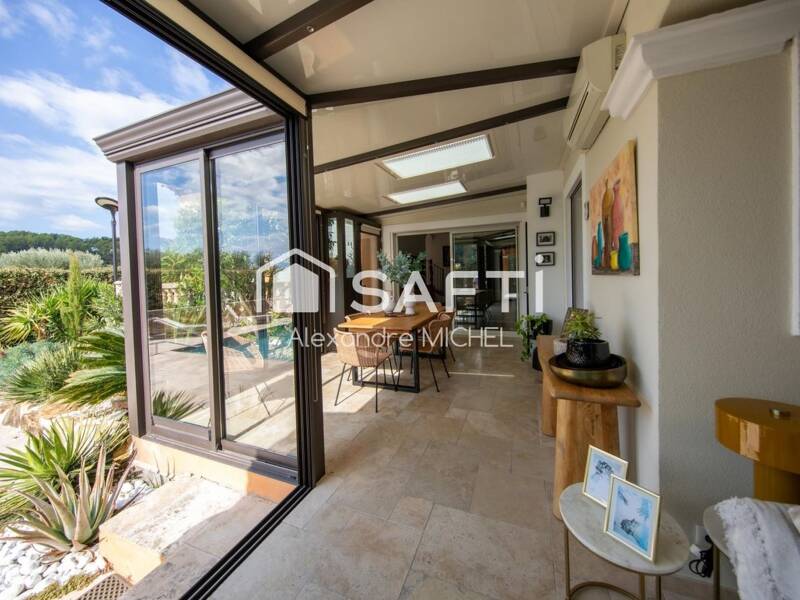 Maison à vendre, 200m², LA CADIERE D'AZUR