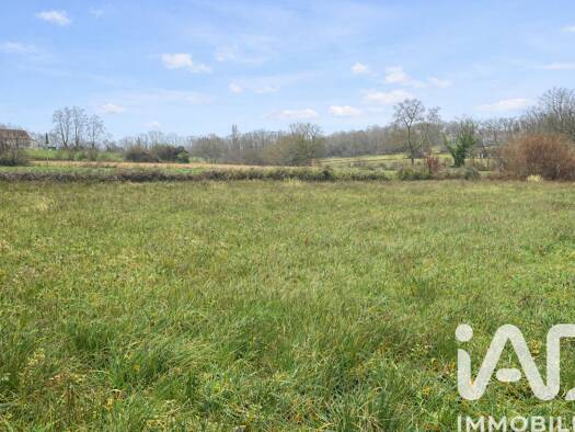 Terrain constructible à vendre 33 000 € 1 370 m² de terrain Navarrenx 64190