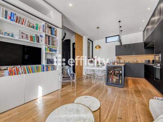 Maison de ville à vendre 460 000 € 4 pièces 2 chambres 104 m² 49 m² de terrain Saint Genès Talence 33400