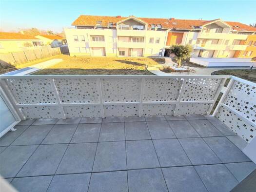 Appartement à louer 752 € 3 pièces 2 chambres 61 m² 1er étage Mondonville 31700