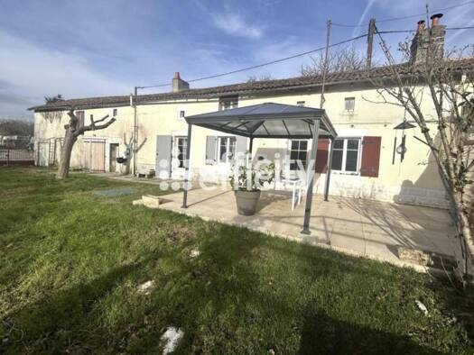 Maison à vendre 137 000 € 5 pièces 3 chambres 135 m² 717 m² de terrain Limalonges 79190