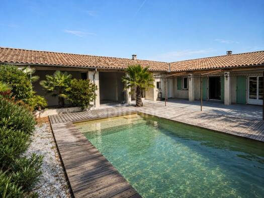 Maison de plain-pied à vendre - neuf 450 000 € 6 pièces 3 chambres 200 m² 2 394 m² de terrain Piégros-la-Clastre 26400