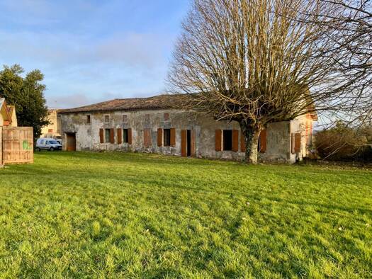 Maison à vendre 99 000 € 5 pièces 3 chambres 134 m² 6 587 m² de terrain Nieul-le-Virouil 17150