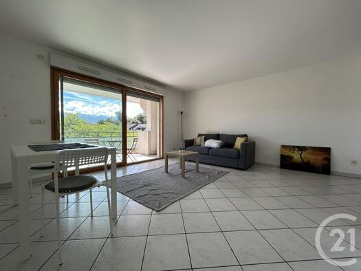 Appartement à louer 1 059 € 1 pièce 33,58 m² 4ème étage Saint-Julien-en-Genevois 74160