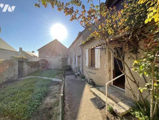 Maison à vendre 273 000 € 1 pièce 2 chambres 147 m² 1 200 m² de terrain Saint-Dyé-sur-Loire 41500