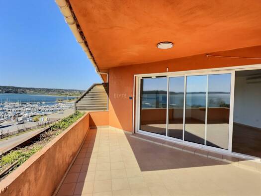 Appartement à vendre 425 000 € 4 pièces 3 chambres 82 m² Étage 4/4 Saint-Chamas 13250