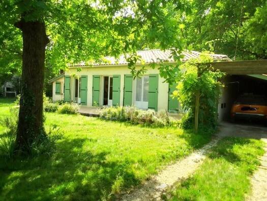 Maison de plain-pied à vendre 349 500 € 4 pièces 3 chambres 99 m² 1 312 m² de terrain Centre et Ouest Le Pian-Médoc 33290