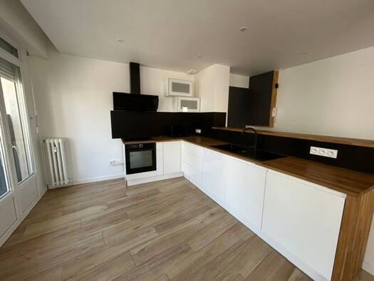 Appartement à louer 710 € 3 pièces 2 chambres 85,46 m² Étage 1/3 Nord-RN Lannemezan 65300