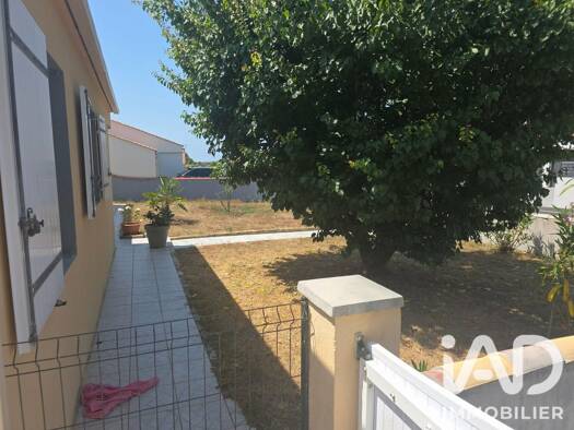 Maison de ville à vendre 343 000 € 5 pièces 4 chambres 120 m² 853 m² de terrain Est Ouest Les Sables-d'Olonne 85340