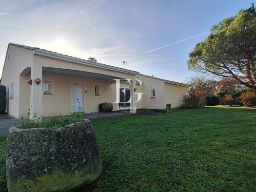 Maison à vendre 337 600 € 5 pièces 3 chambres 180 m² 1 800 m² de terrain Saint Meme les Carrieres 16720