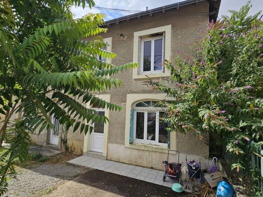 Maison de ville à vendre 85 000 € 4 pièces 2 chambres 76 m² 904 m² de terrain Saint-Pierre-d'Exideuil 86400