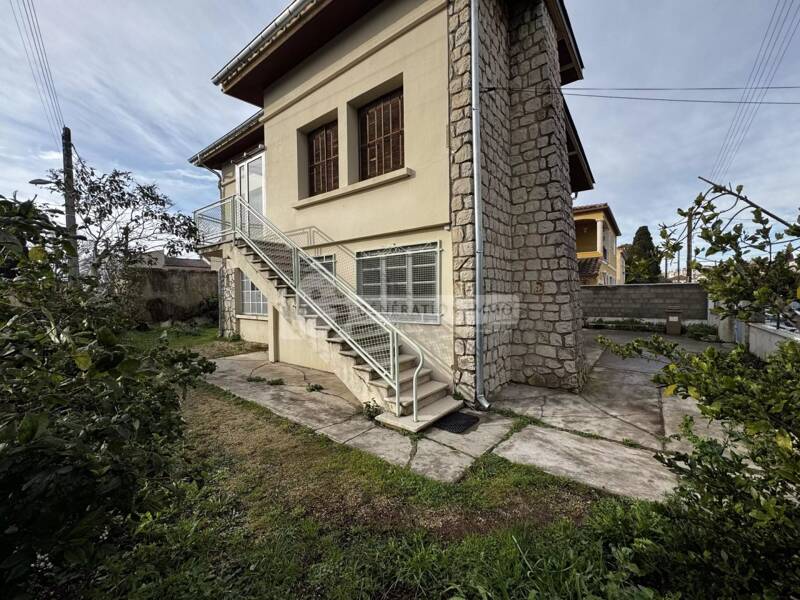Maison à louer, 107m², ARLES